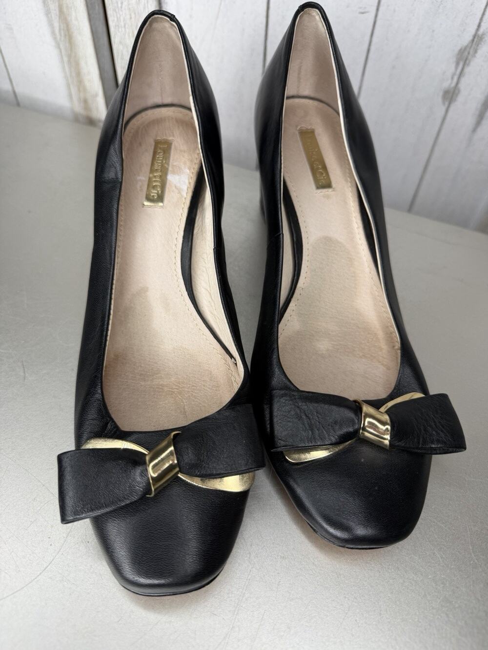 Louise Et Cie Women's Size 8.5 Lo-Lilla Aspen Block Heel Pumps Black Gold & Bow